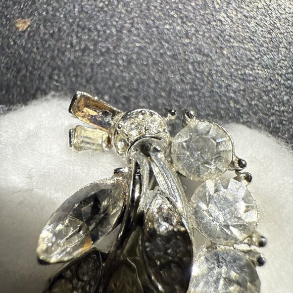 Vintage Lisner Clear Rhinestone Earrings Clip On Baguette Cocktail signed - Picture 8 of 14